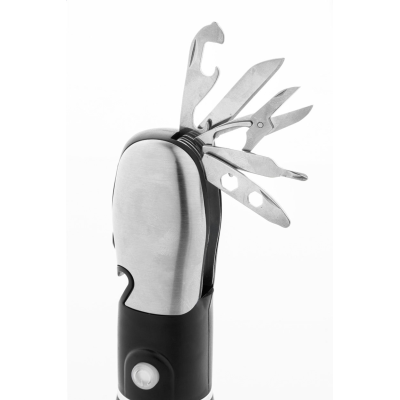 Hemly multiszerszám zseblámpával