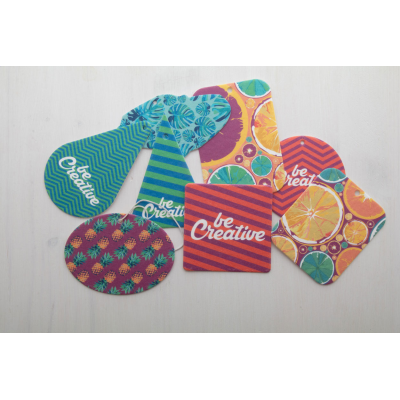 Egyedi gyártású autóillatosító különböző formában és illatban