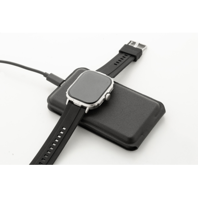 Luxus, összecsukható mobiltelefon-tartó és vezeték nélküli töltő szett újrahasznosított PU bőrből.