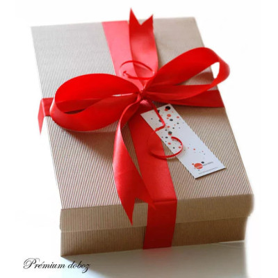 DÓRI KARÁCSONYI CSOMAGJA